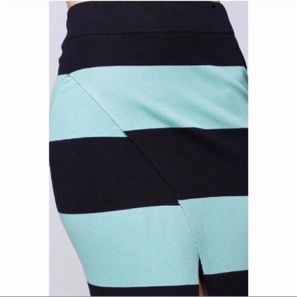 Dance & Marvel Rayon Sweater Skirt Foam Green Black Stripped M/L C17 - Picture 3 of 7